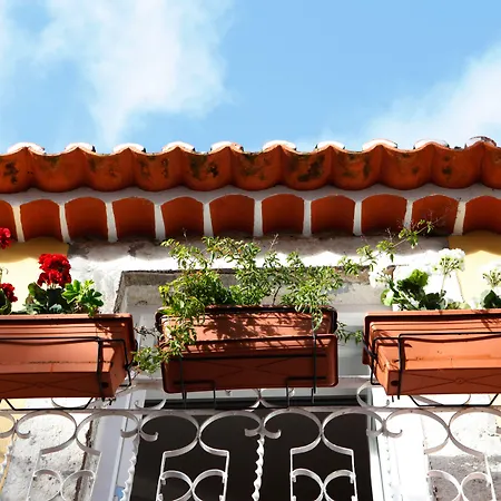 Alfama Yellow House-2